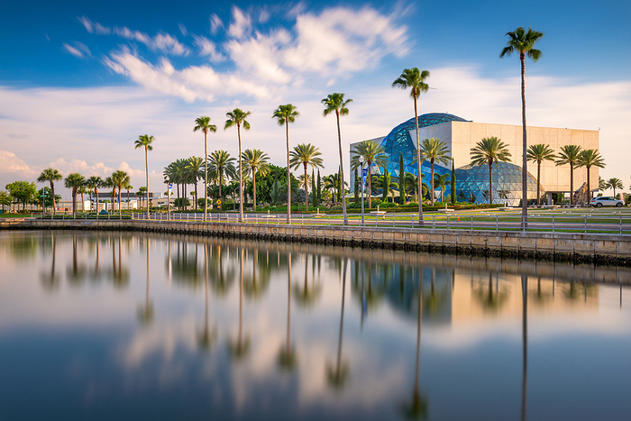 bigstock-ST-PETERSBURG-FLORIDA--APRI-127643606-1